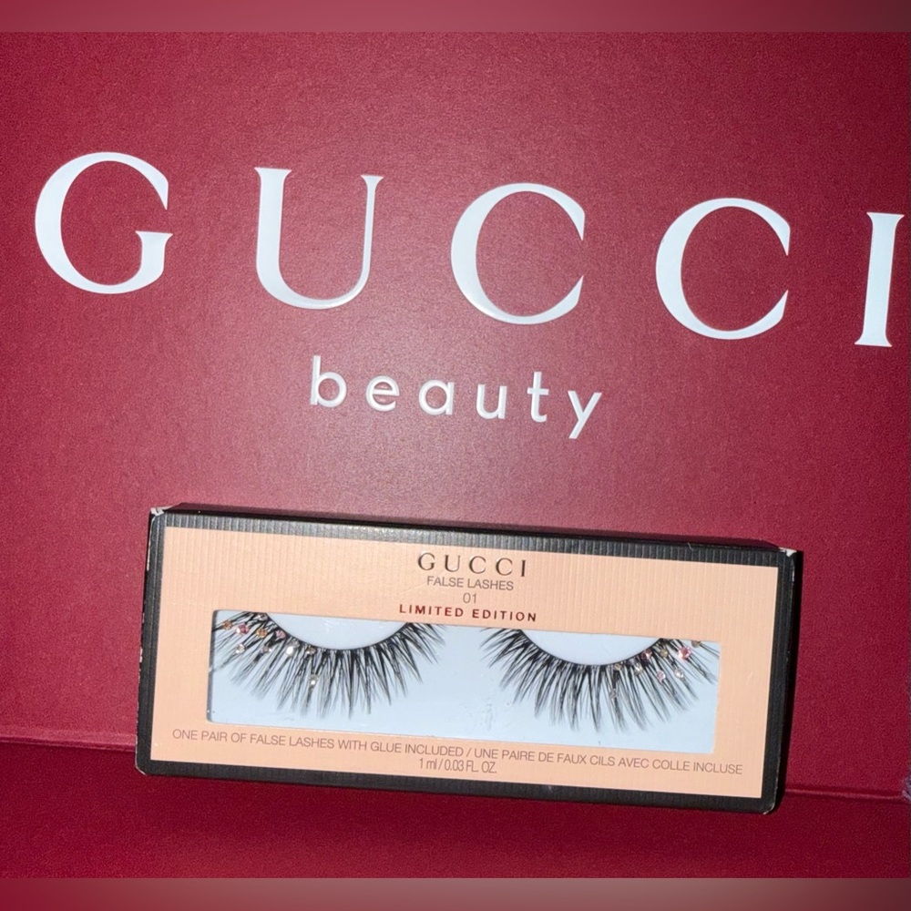 GUCCI ✨ Limited Edition ✨ FALSE LASHES adorned w/ Crystals (Gucci Glue included) - Picture 4 of 10